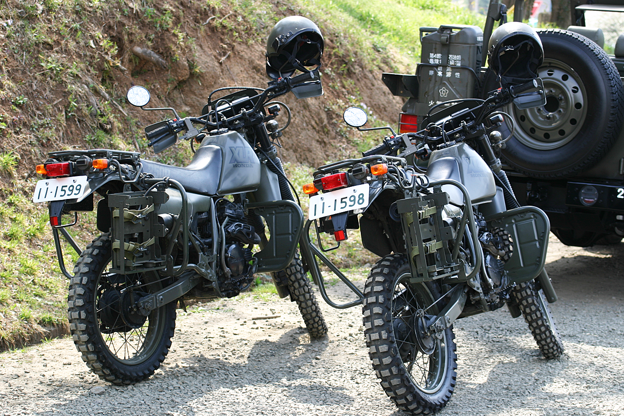 xlr250 自衛隊 - オートバイ車体